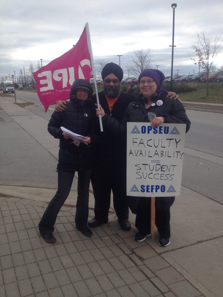 CUPE 3903 members and staff at the info picket in support of contract faculty at Seneca College on November 12